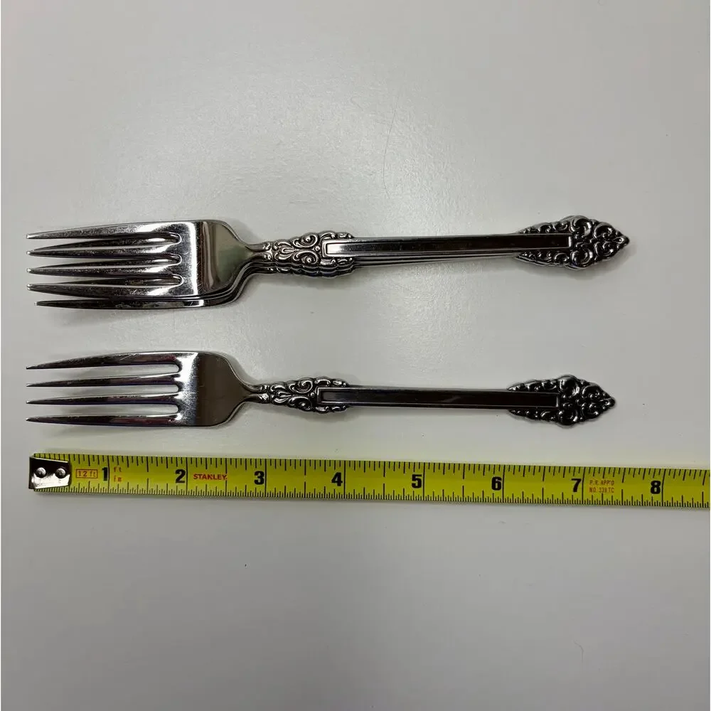 Oneida Heirloom Rembrandt Dinner Forks 7 3/8” Stainless Vintage Lot of 4